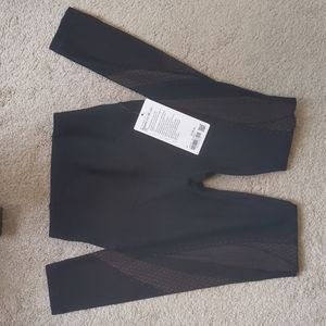 Lululemon mapped out HR leggings